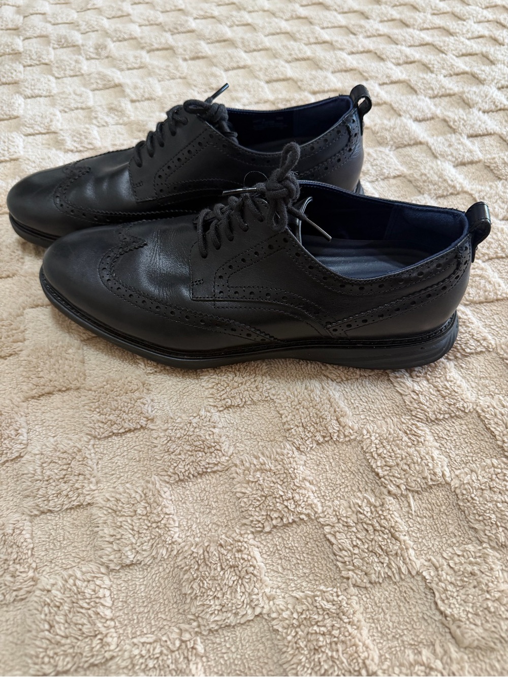 Cole Haan Men’s 10M Black Leather Wingtip Oxford Grand.OS Dress Shoes